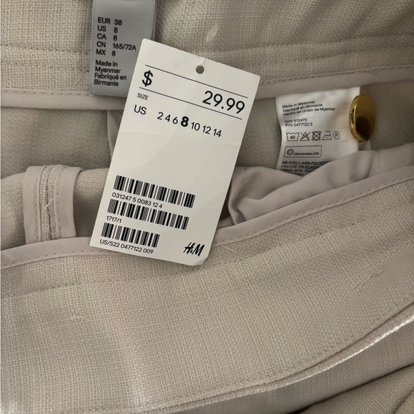 H&M Cream Women's Shorts with Gold Accents - Picture 2 of 4